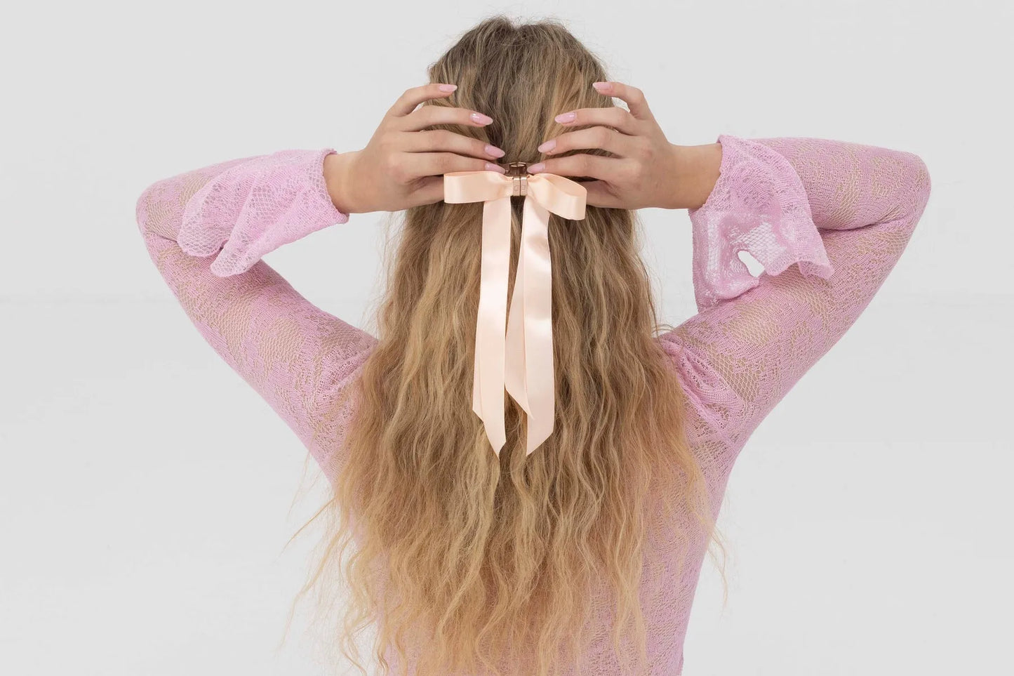 The Emilia™ Bow - Magnetic Hair Clip